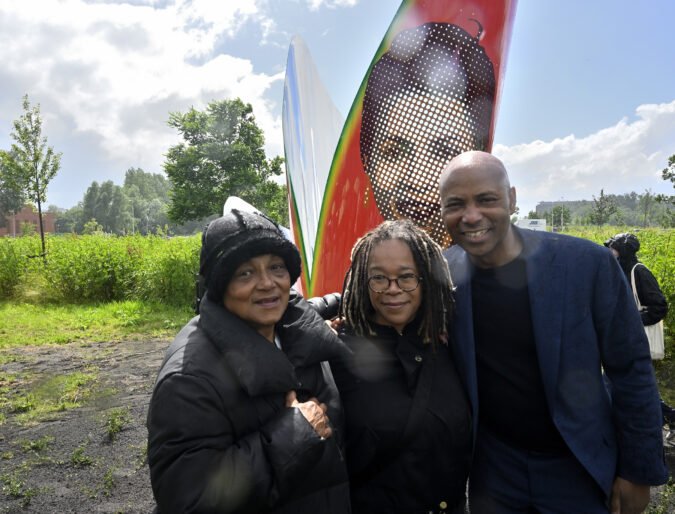 Palmira Barends, Iris Kensmil, Humberto Tan at unveiling of : Iron Lady van de Bijlmer, Ode aan Hilly Axwijk, 6 July 2024