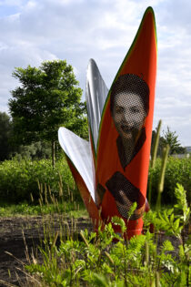 Iron Lady van de Bijlmer, Ode aan Hilly Axwijk